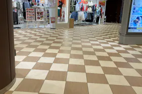 【ララガーデン川口】1階 中央②