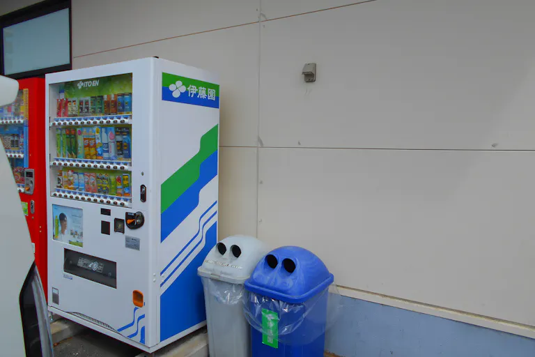 【あんくる夢市場 久留米店】お客様出口付近 販促プロモーションや物販に最適なスーパー屋外催事イベントスペースの画像2