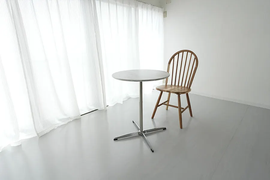 【藤森駅2分】白壁×自然光の撮影スタジオ｜コスプレ・ポートレート・SNS撮影向け｜更衣室あり・メイク利用可