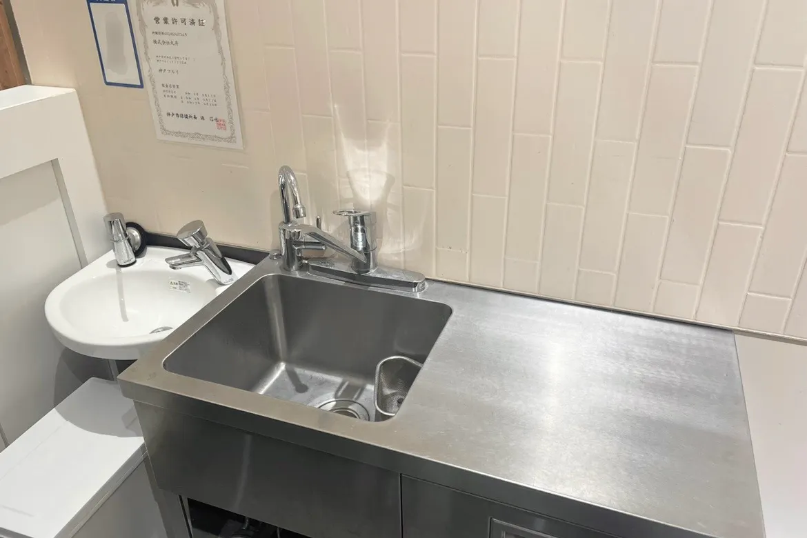 【神戸マルイ】1階カレンダリウムF02【食物販・簡易調理可】イートインスペース目の前、冷蔵ケース・冷蔵ストッカー完備