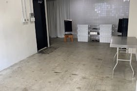 【桜川駅1分】展示会やアパレル系の受注販売会、各種ポップアップに最適!備え付け什器が豊富でアクセス環境抜群のギャラリースペース
