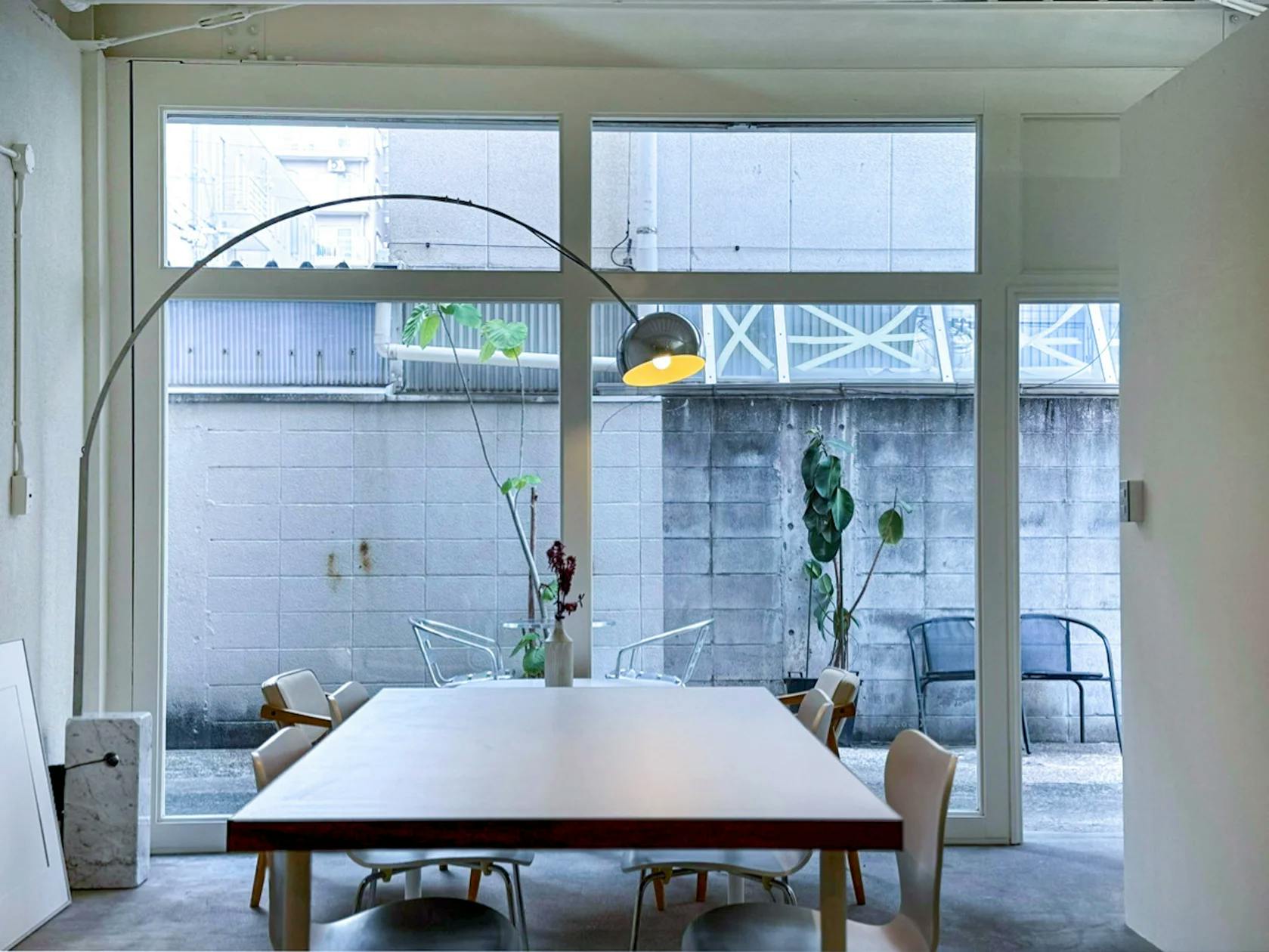 【赤坂駅10分】ポップアップ・展示会に適した警固エリアに位置するガラス張り路面のスペース