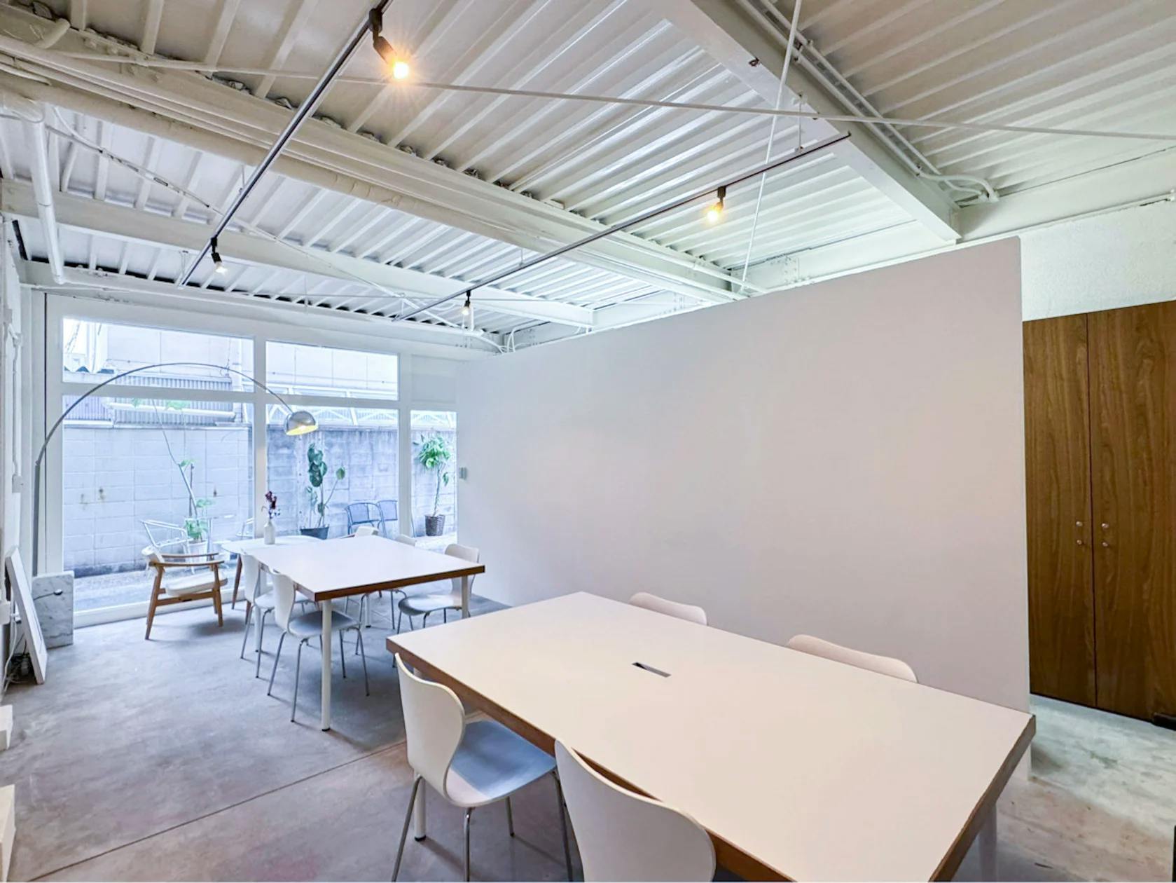 【赤坂駅10分】ポップアップ・展示会に適した警固エリアに位置するガラス張り路面のスペース