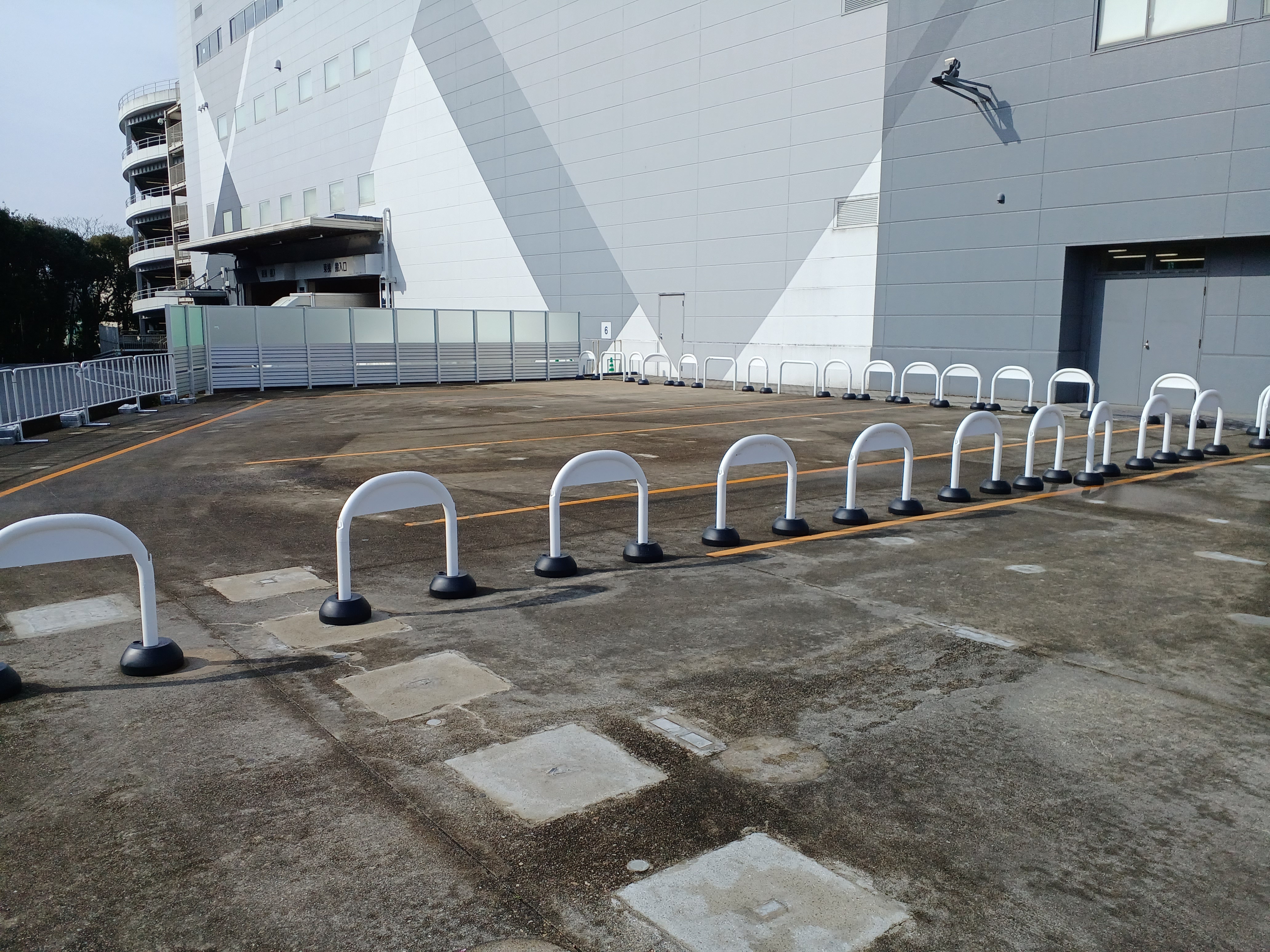 【イオンモール岡崎】1F　東入口外　屋外催事スペース