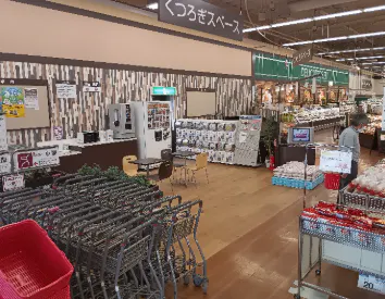 【マックスバリュ西根店】くつろぎスペース前 販促プロモーションに最適なスーパー店内催事イベントスペース