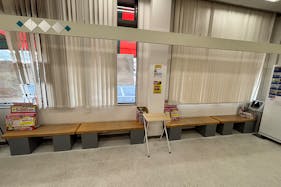 【Aコープつしま店】食物販や販促イベントに最適な店内入口すぐのカート置き場横スペース