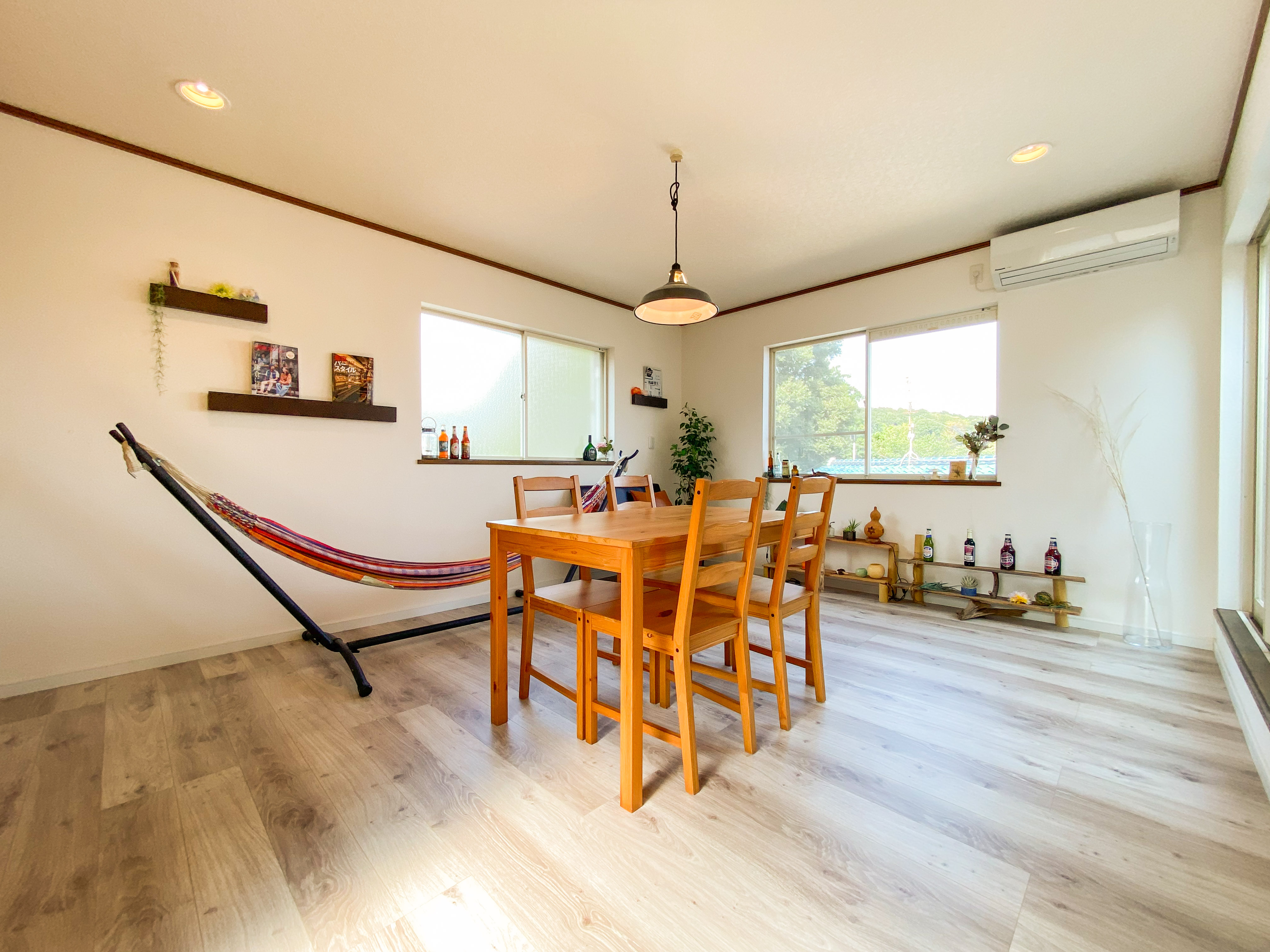 ２階カフェスペースにもハンモック