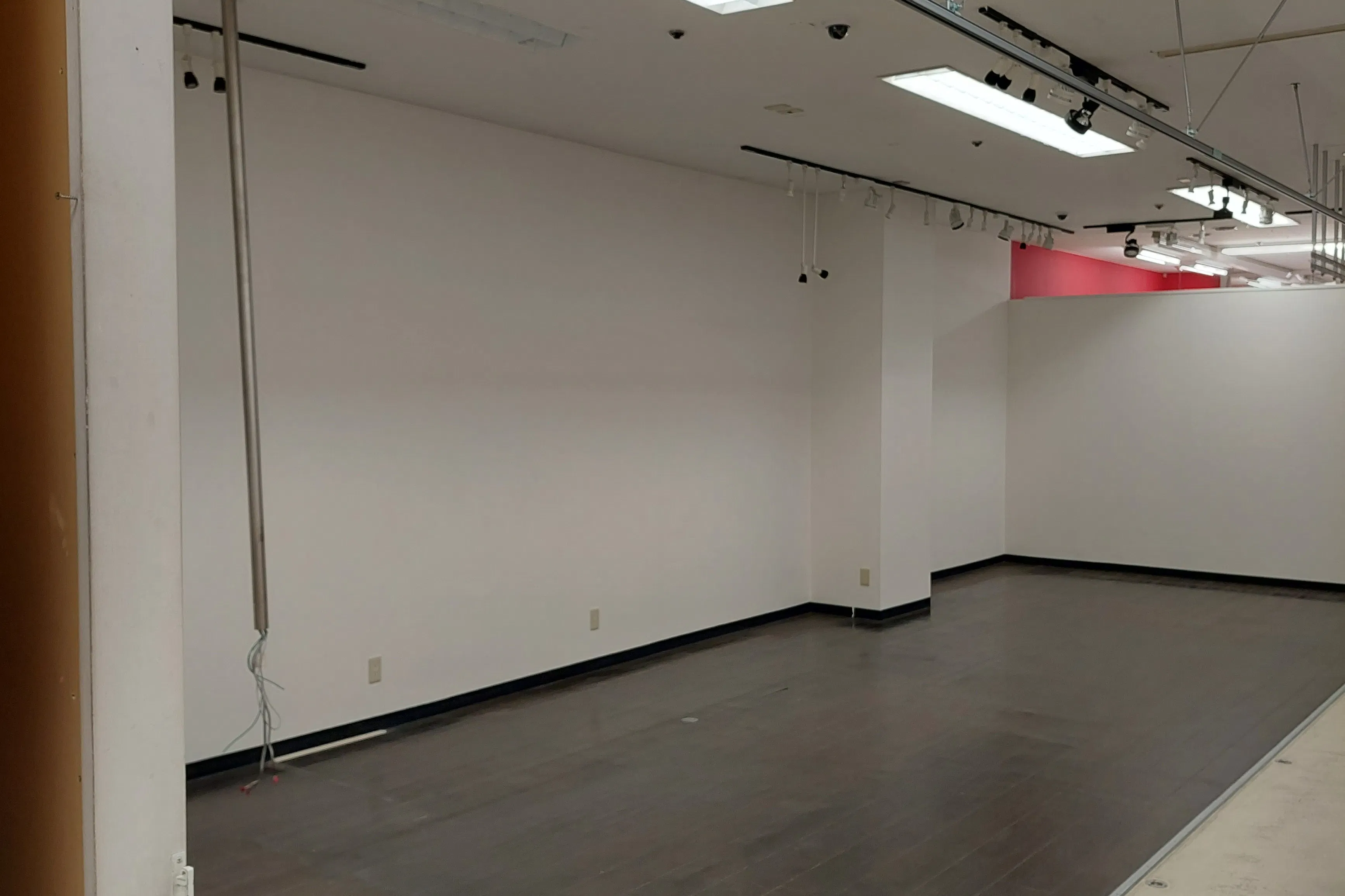 【メガセンタートライアル宇都宮店】【平日限定】【買取・ウォーターサーバー不可】レジアウト付近のイベントスペース(全面貸し)