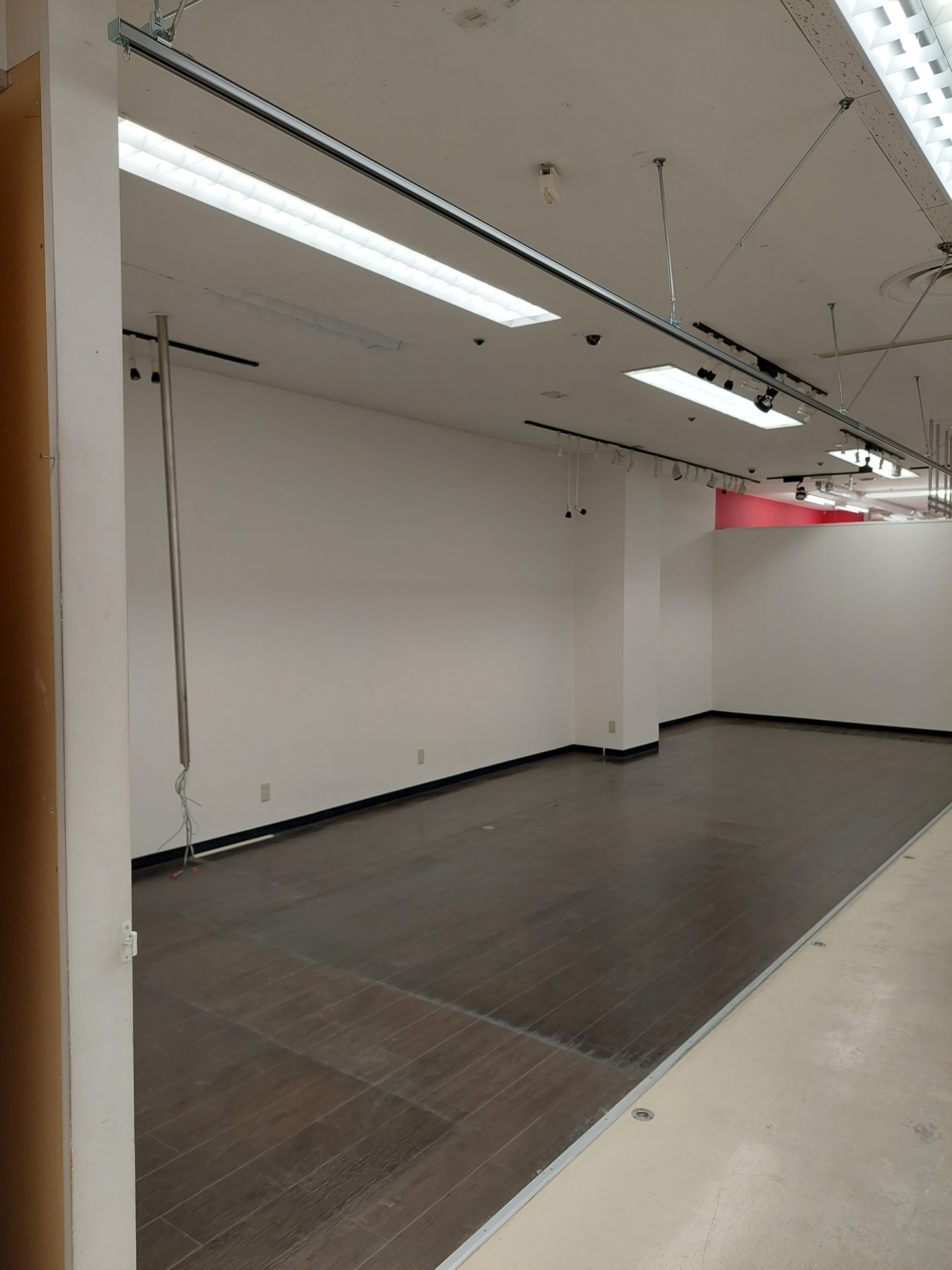 【メガセンタートライアル宇都宮店】【平日限定】【買取・ウォーターサーバー不可】レジアウト付近のイベントスペース(全面貸し)