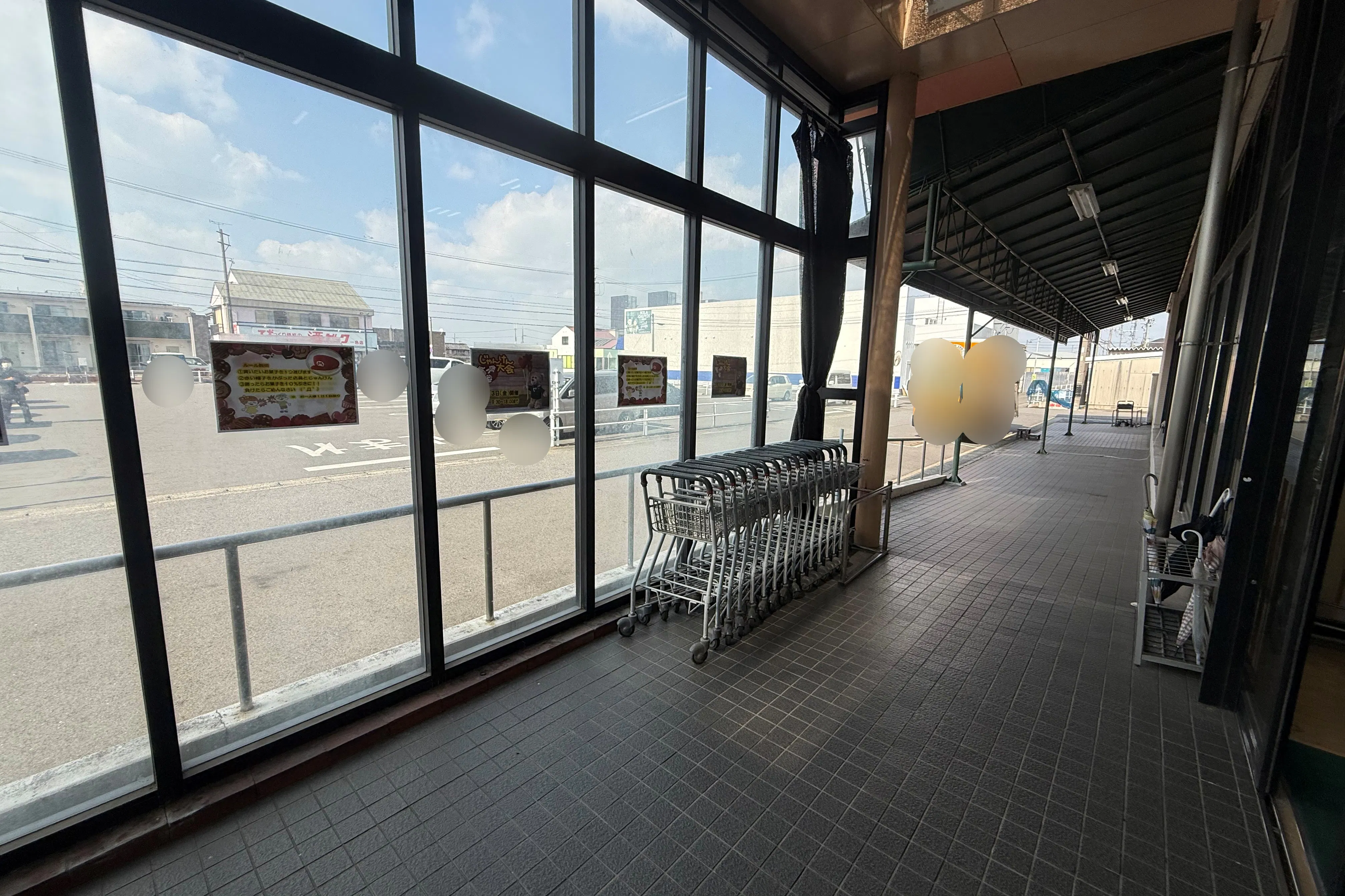 【Aコープ一色店】食物販や販促イベントに最適な軒下カート横スペース