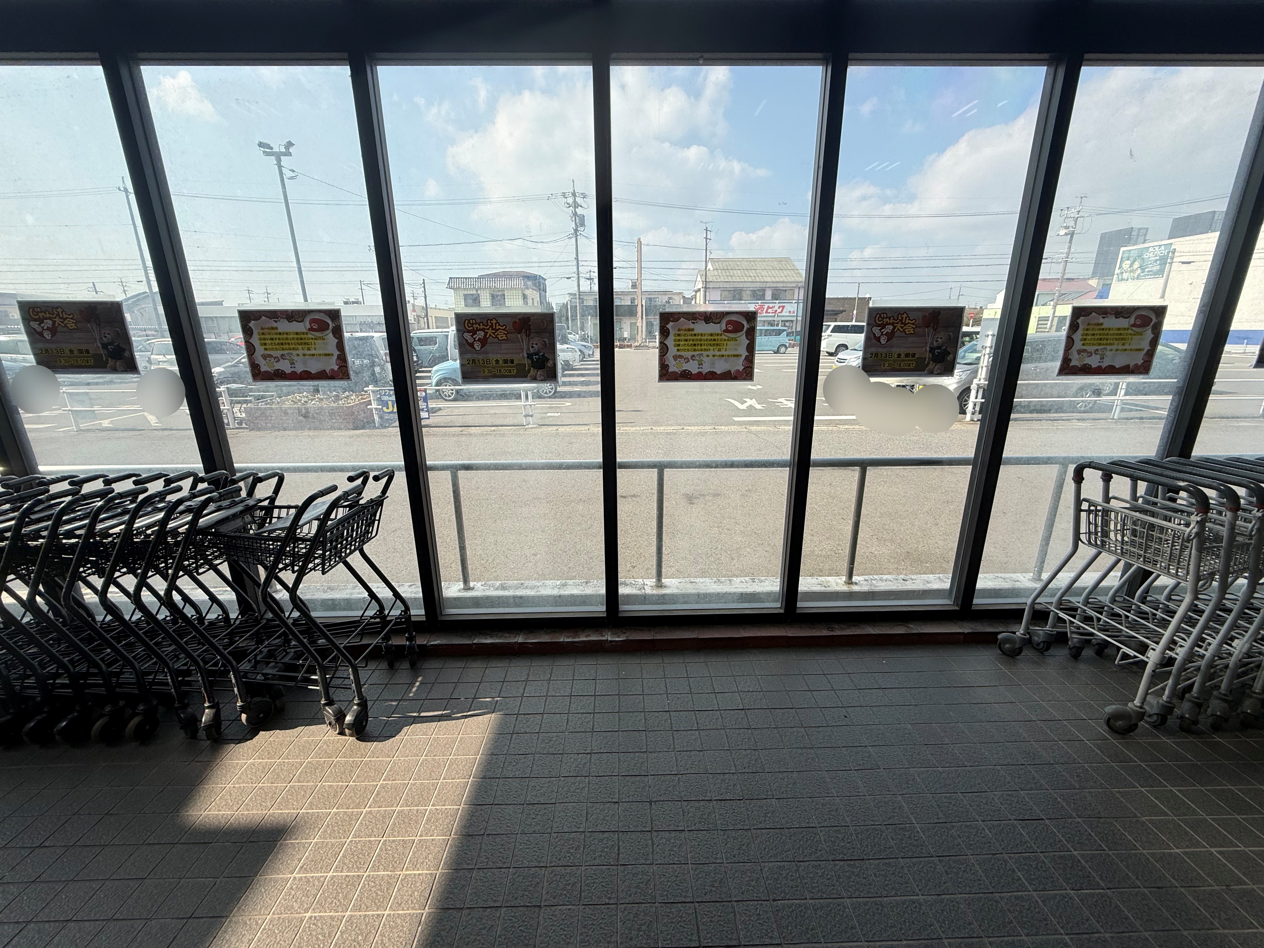 【Aコープ一色店】食物販や販促イベントに最適な軒下カート横スペース