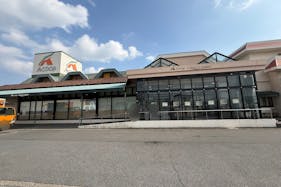 【Aコープ一色店】食物販や販促イベントに最適な軒下カート横スペース