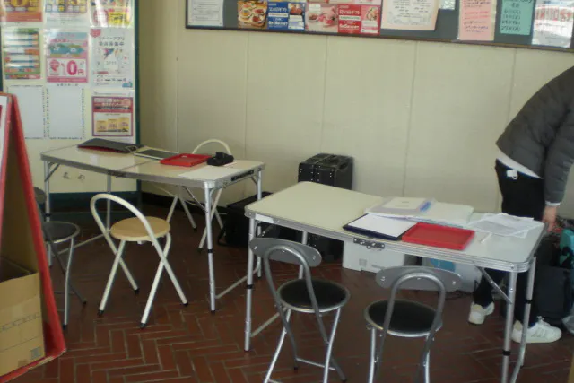 【レガネット朝倉街道】駅入口風除室 販促プロモーションや物販に最適なスーパー店内催事イベントスペース