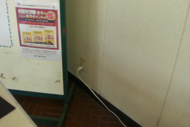 【レガネット朝倉街道】駅入口風除室 販促プロモーションや物販に最適なスーパー店内催事イベントスペース