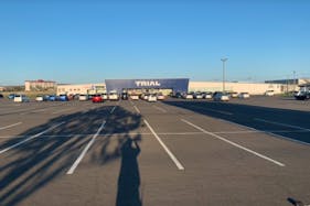 【スーパーセンタートライアル益浦店】キッチンカー(調理営業)出店限定/屋外スペース