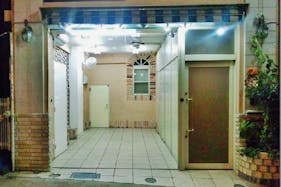 【神楽坂駅2分】多くの人が行き交う神楽坂商店街の路面貸店舗