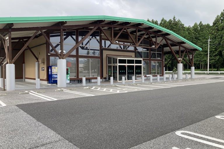 【ダイナム栃木今市店】キッチンカーや各種プロモーションイベントに最適なアミューズメント施設のイベントスペース(付属棟前)の画像4