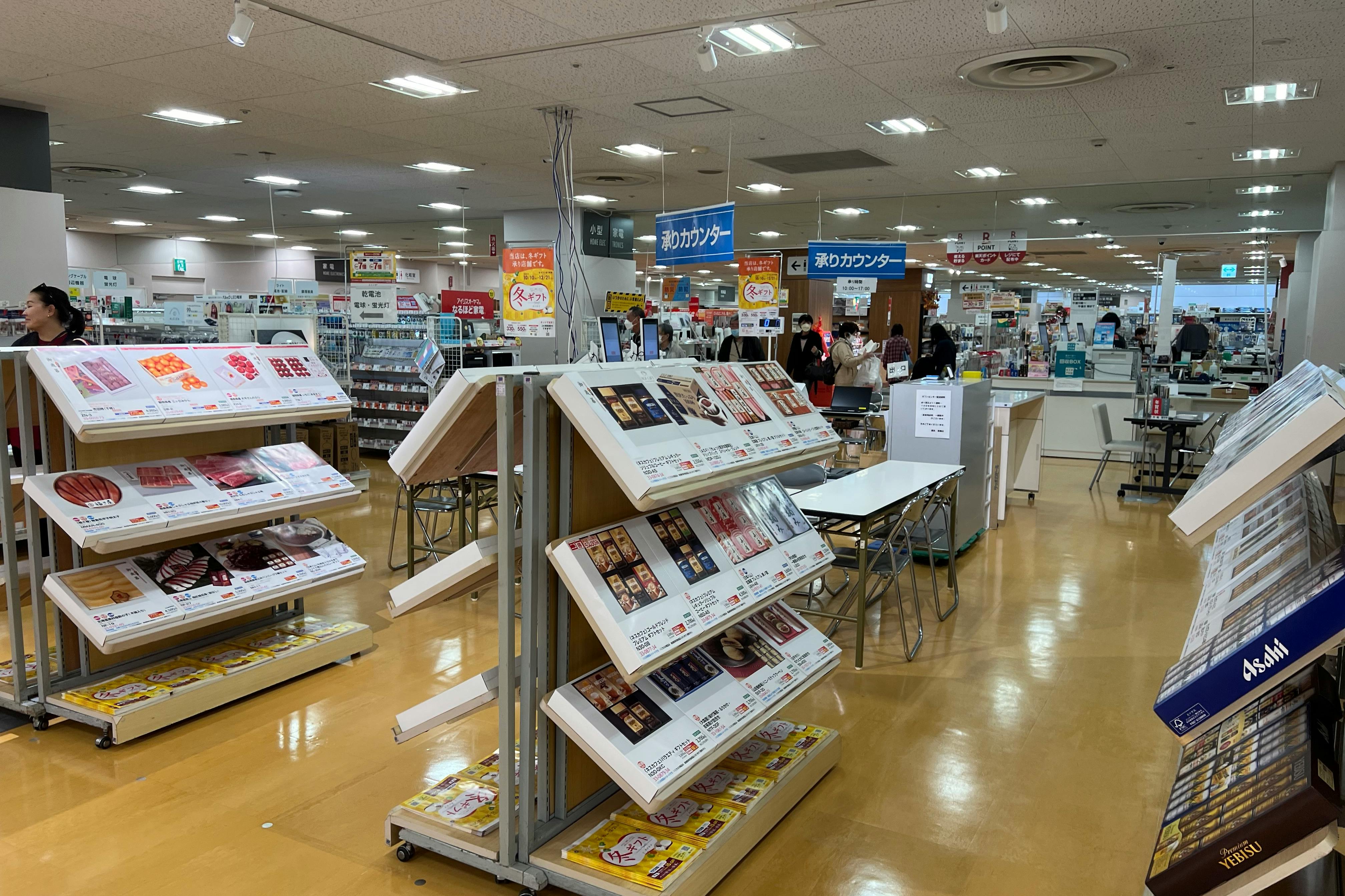 【西友 清瀬店】3Fレジ横ギフト売場 プロモーション用途や物販、食物販のポップアップストアに最適なスーパー店内催事イベントスペース