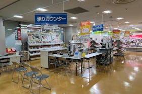【西友 清瀬店】3Fレジ横ギフト売場 プロモーション用途や物販、食物販のポップアップストアに最適なスーパー店内催事イベントスペース