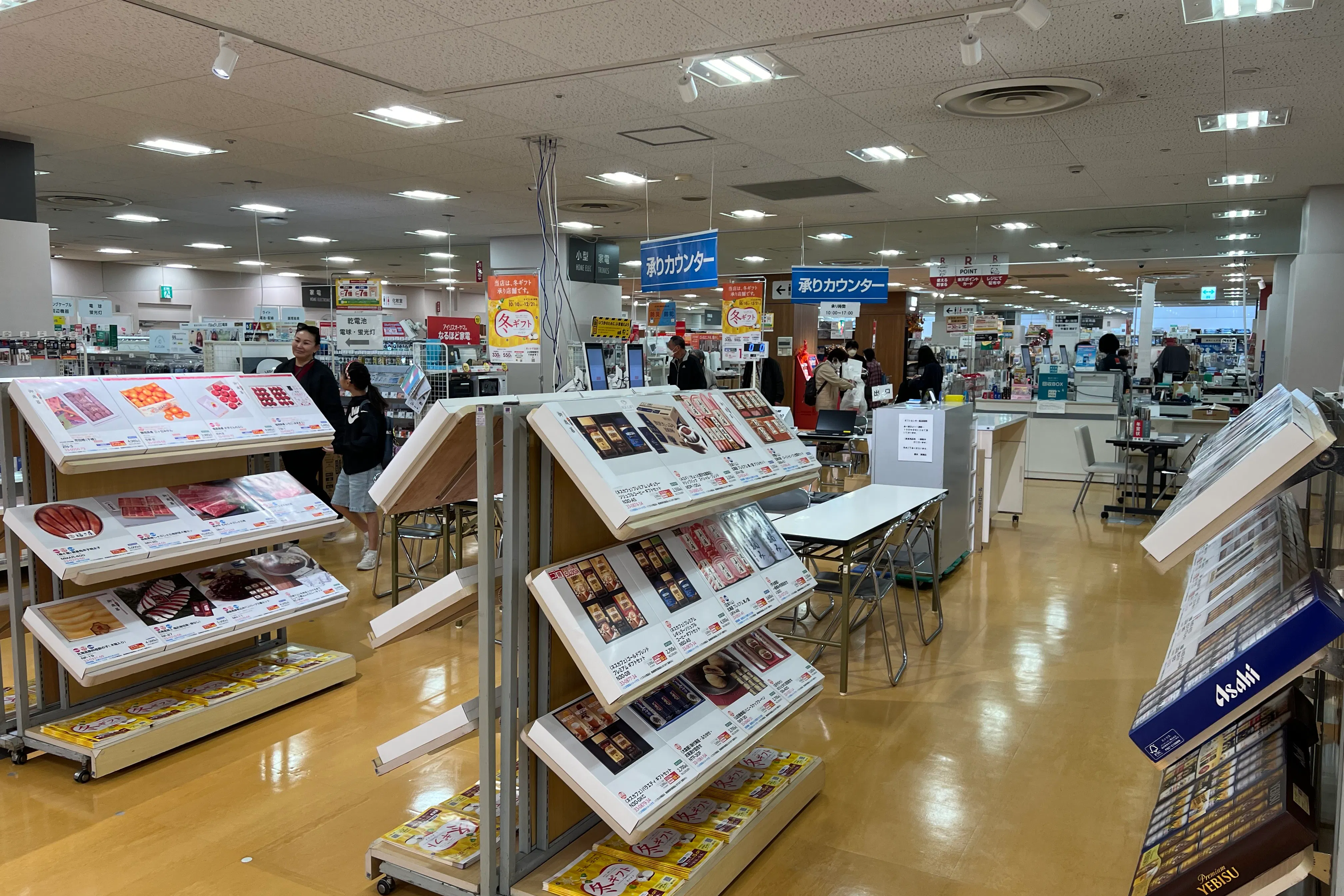 【西友 清瀬店】3Fレジ横ギフト売場 プロモーション用途や物販、食物販のポップアップストアに最適なスーパー店内催事イベントスペース