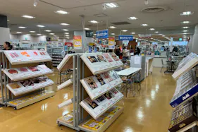 【西友 清瀬店】3Fレジ横ギフト売場 プロモーション用途や物販、食物販のポップアップストアに最適なスーパー店内催事イベントスペース