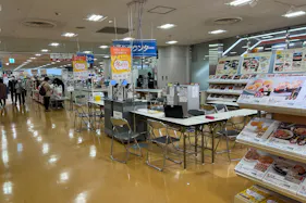 【西友 清瀬店】3Fレジ横ギフト売場 プロモーション用途や物販、食物販のポップアップストアに最適なスーパー店内催事イベントスペース