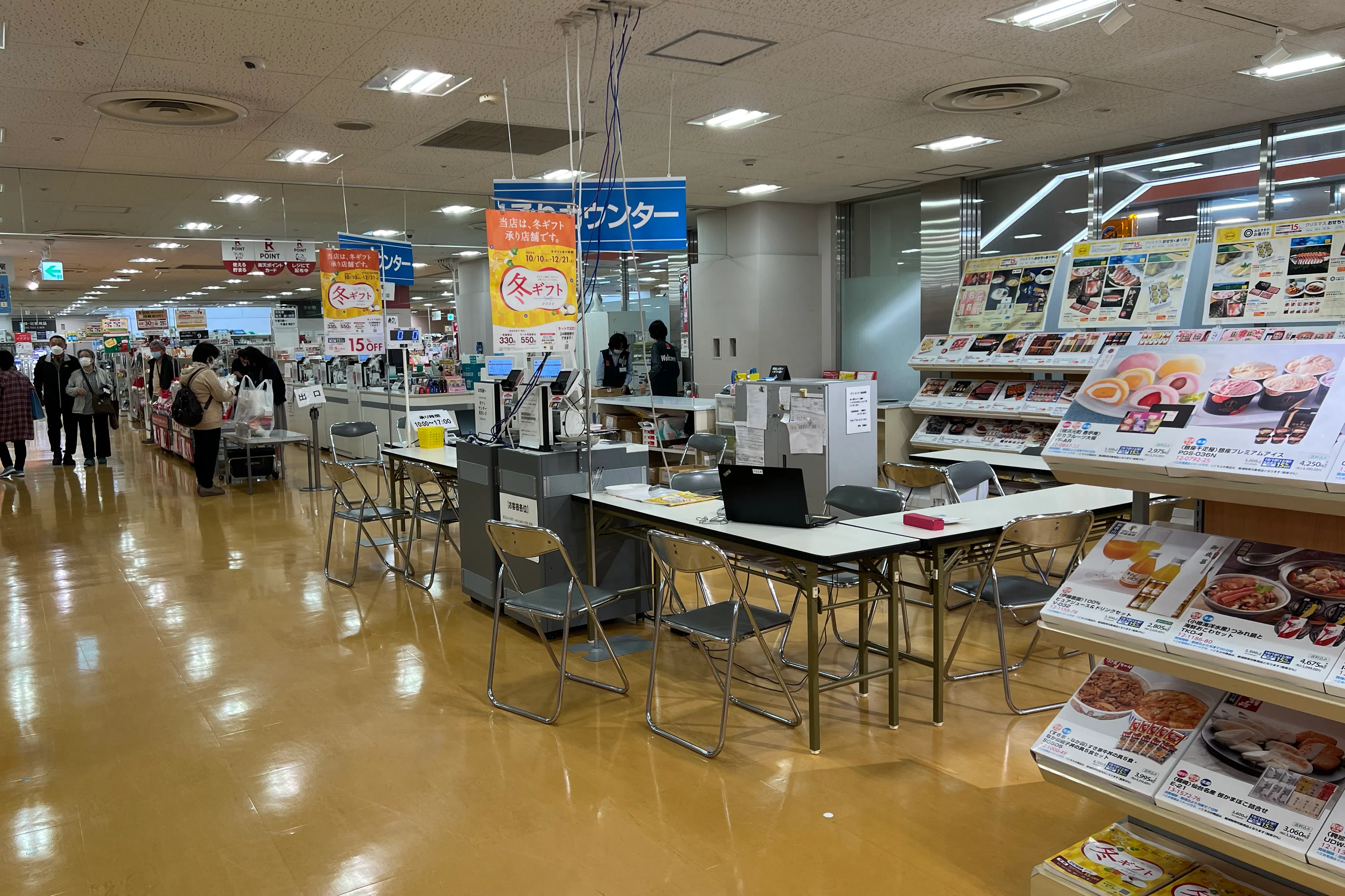 【西友 清瀬店】3Fレジ横ギフト売場 プロモーション用途や物販、食物販のポップアップストアに最適なスーパー店内催事イベントスペース ※2026/6/1(月)~8/16(日)期間:3F下りエスカレーター脇