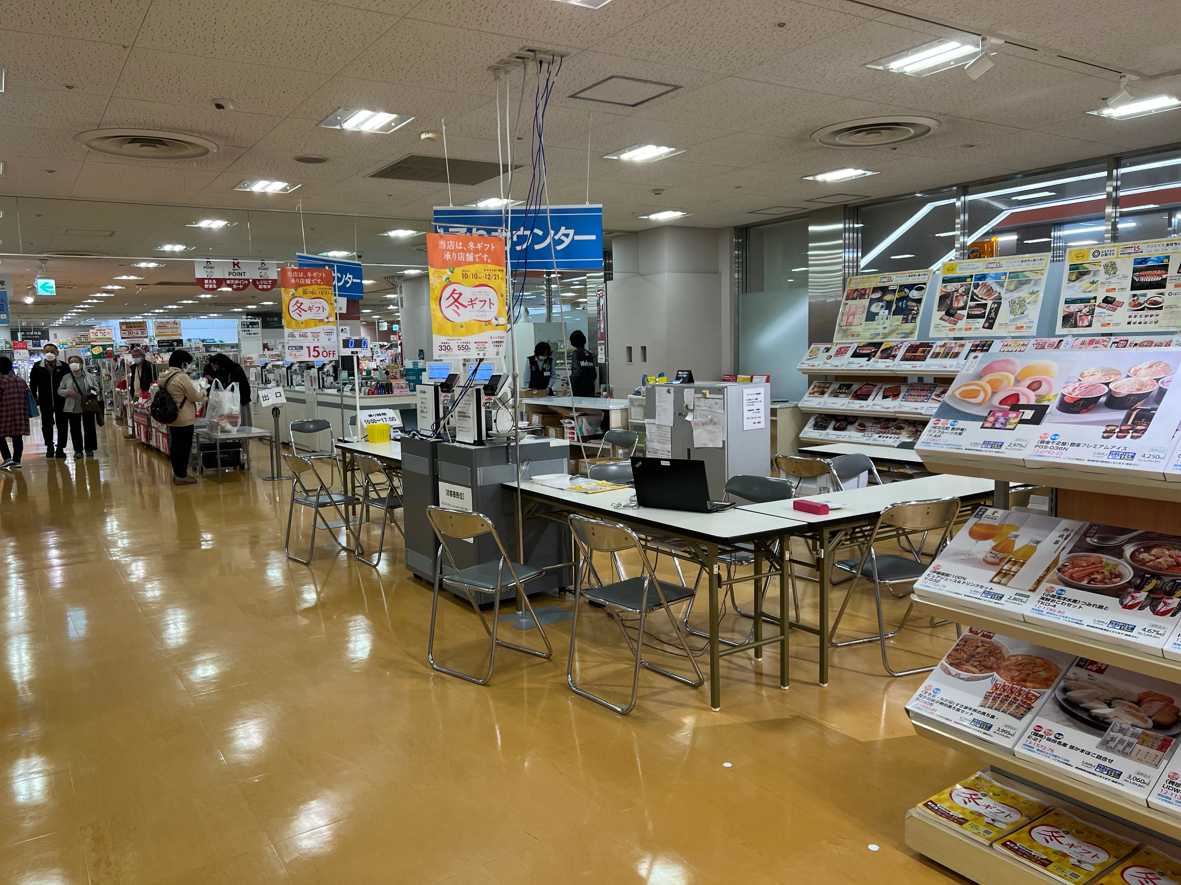 【西友　清瀬店】3Fレジ横ギフト売場　プロモーション用途や物販、食物販のポップアップストアに最適なスーパー店内催事イベントスペース ※2026/6/1(月)～8/16(日)期間：3F下りエスカレーター脇