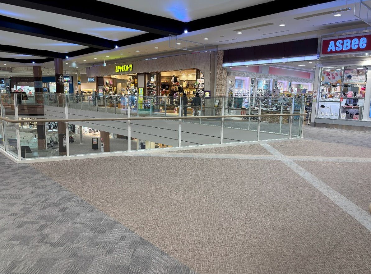 【イオンモール福津】3階　センターブリッジ（アスビー前）の画像