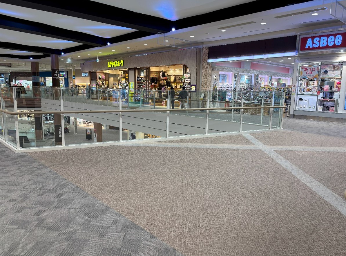 【イオンモール福津】3階　センターブリッジ（アスビー前）