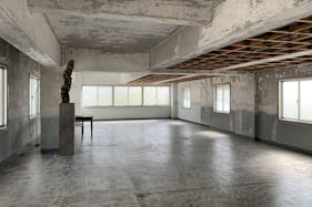 【鷹野橋駅7分】展示会やクローズドイベントに適したコンクリート造りのイベントスペース