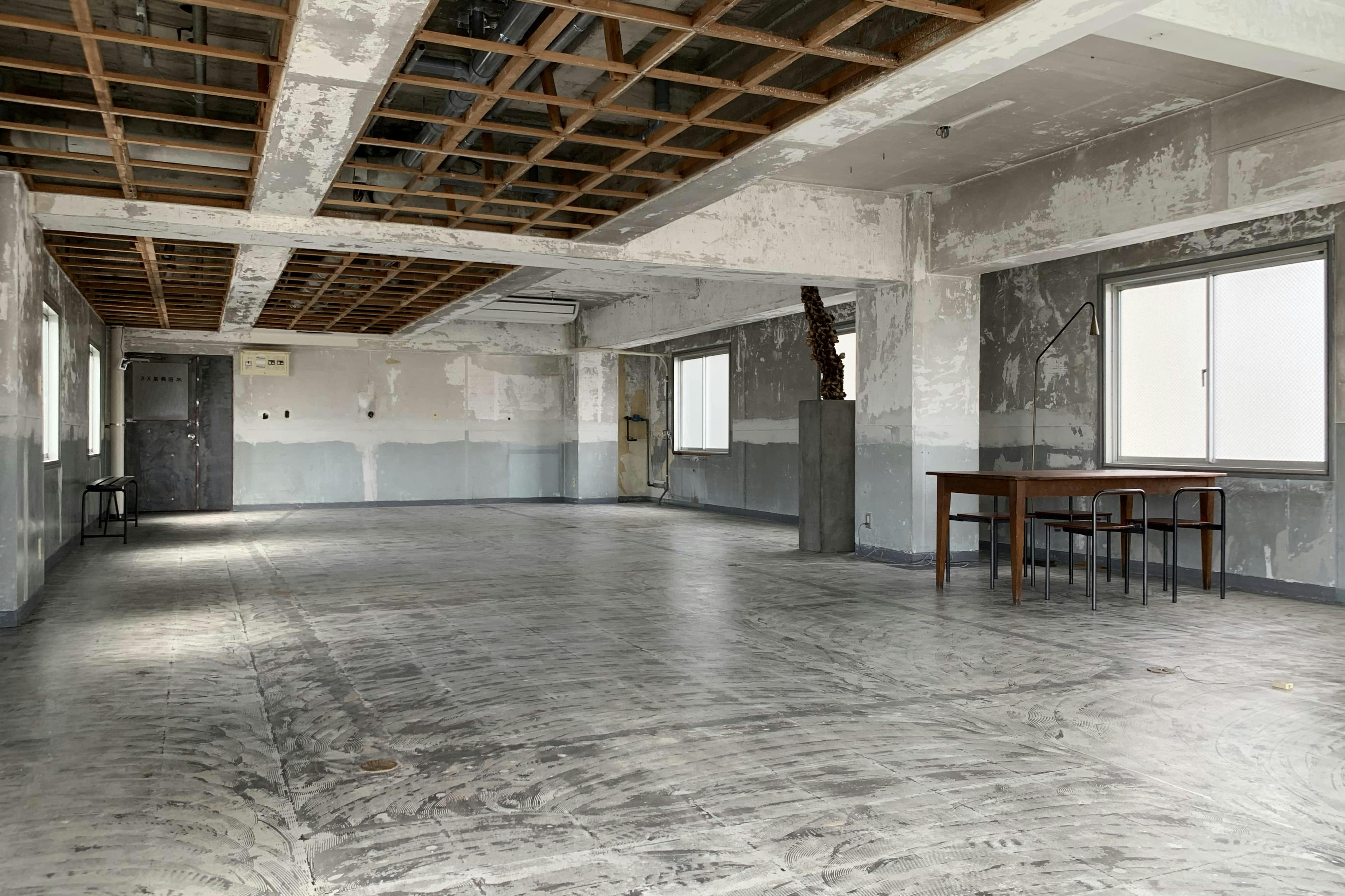 【鷹野橋駅7分】展示会やクローズドイベントに適したコンクリート造りのイベントスペース