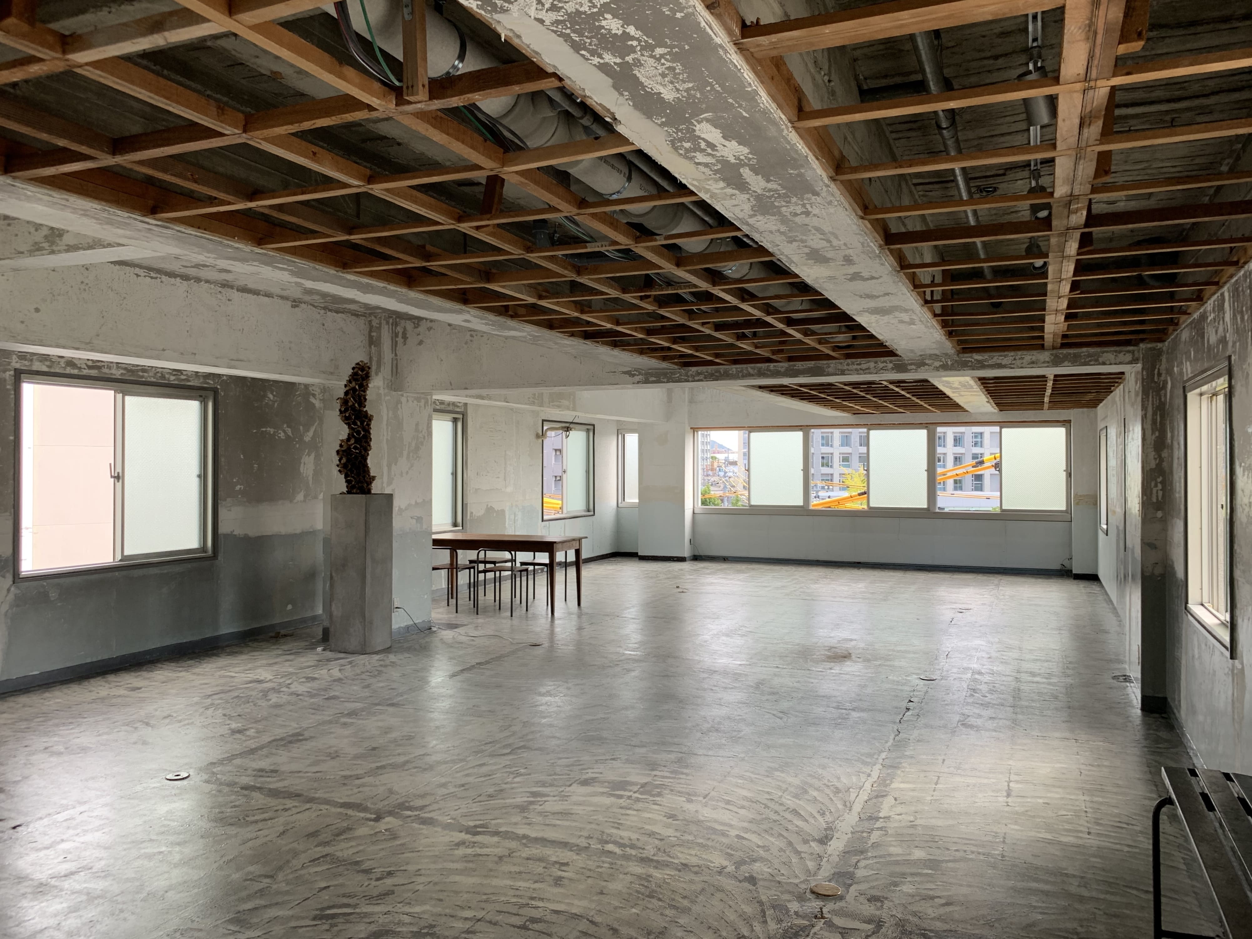 【鷹野橋駅7分】展示会やクローズドイベントに適したコンクリート造りのイベントスペース