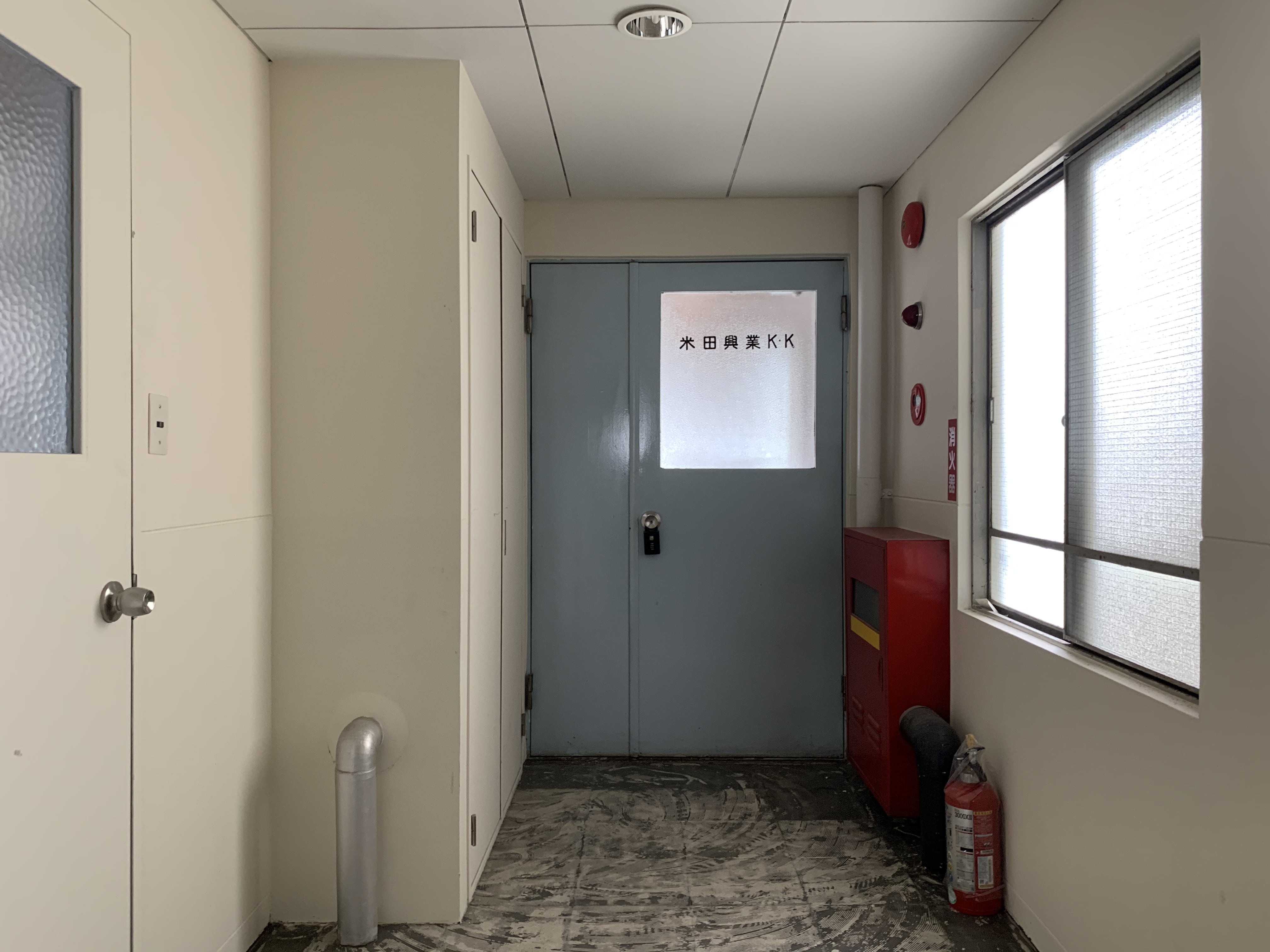 【鷹野橋駅7分】展示会やクローズドイベントに適したコンクリート造りのイベントスペース