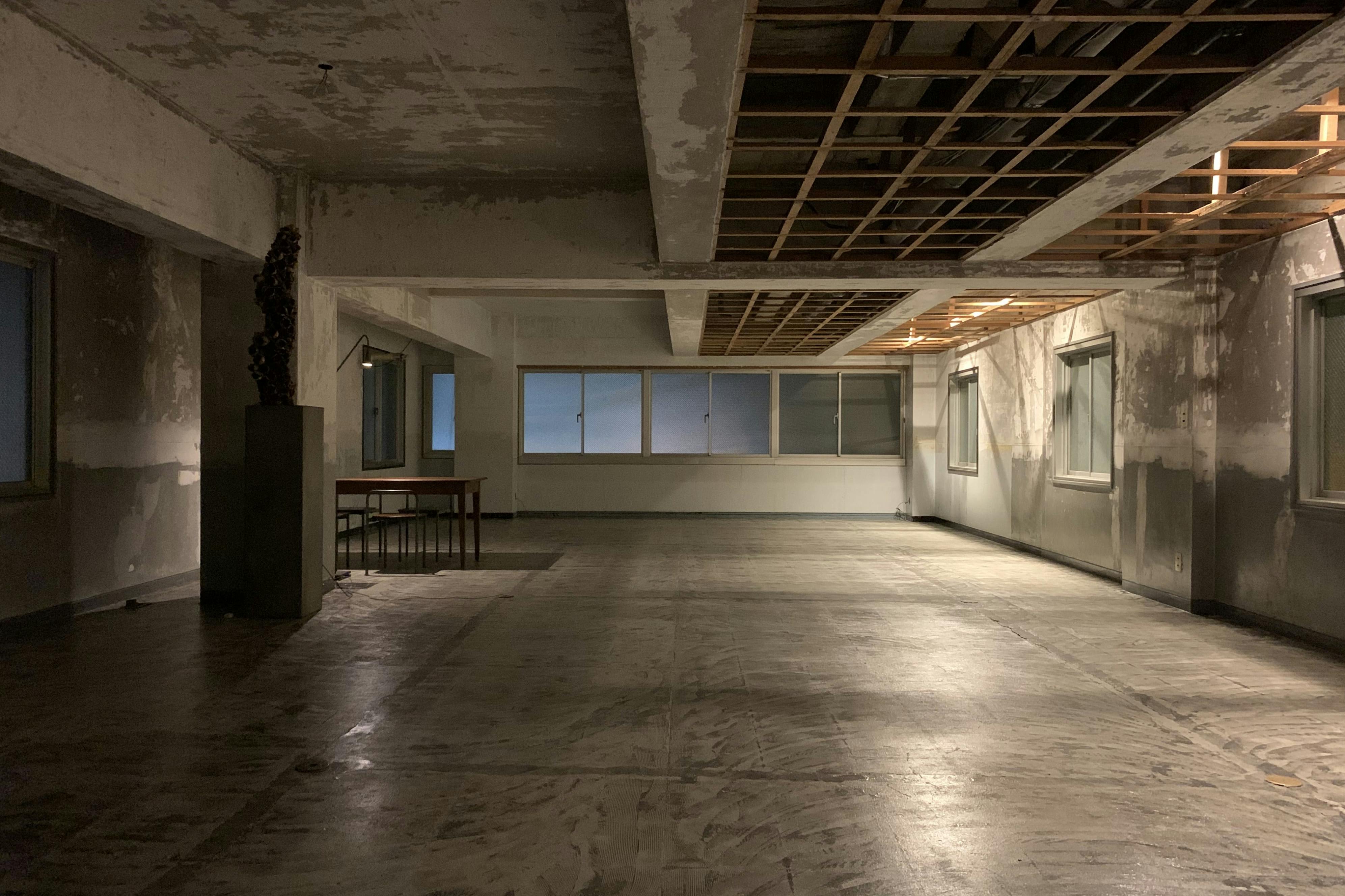 【鷹野橋駅7分】展示会やクローズドイベントに適したコンクリート造りのイベントスペース