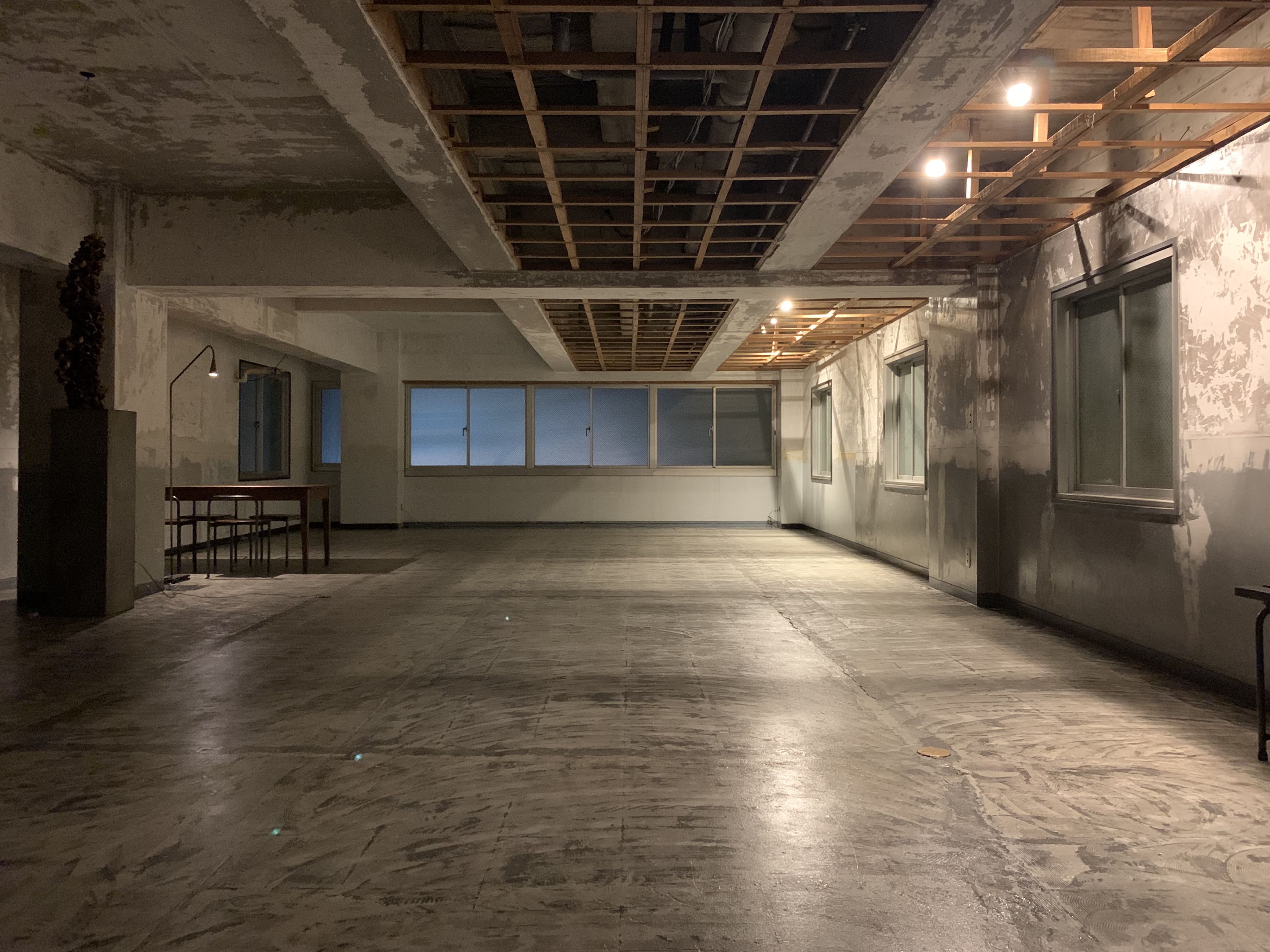 【鷹野橋駅7分】展示会やクローズドイベントに適したコンクリート造りのイベントスペース