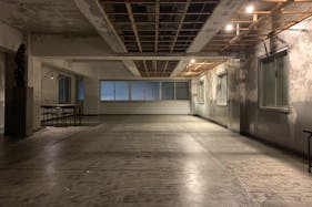 【鷹野橋駅7分】展示会やクローズドイベントに適したコンクリート造りのイベントスペース