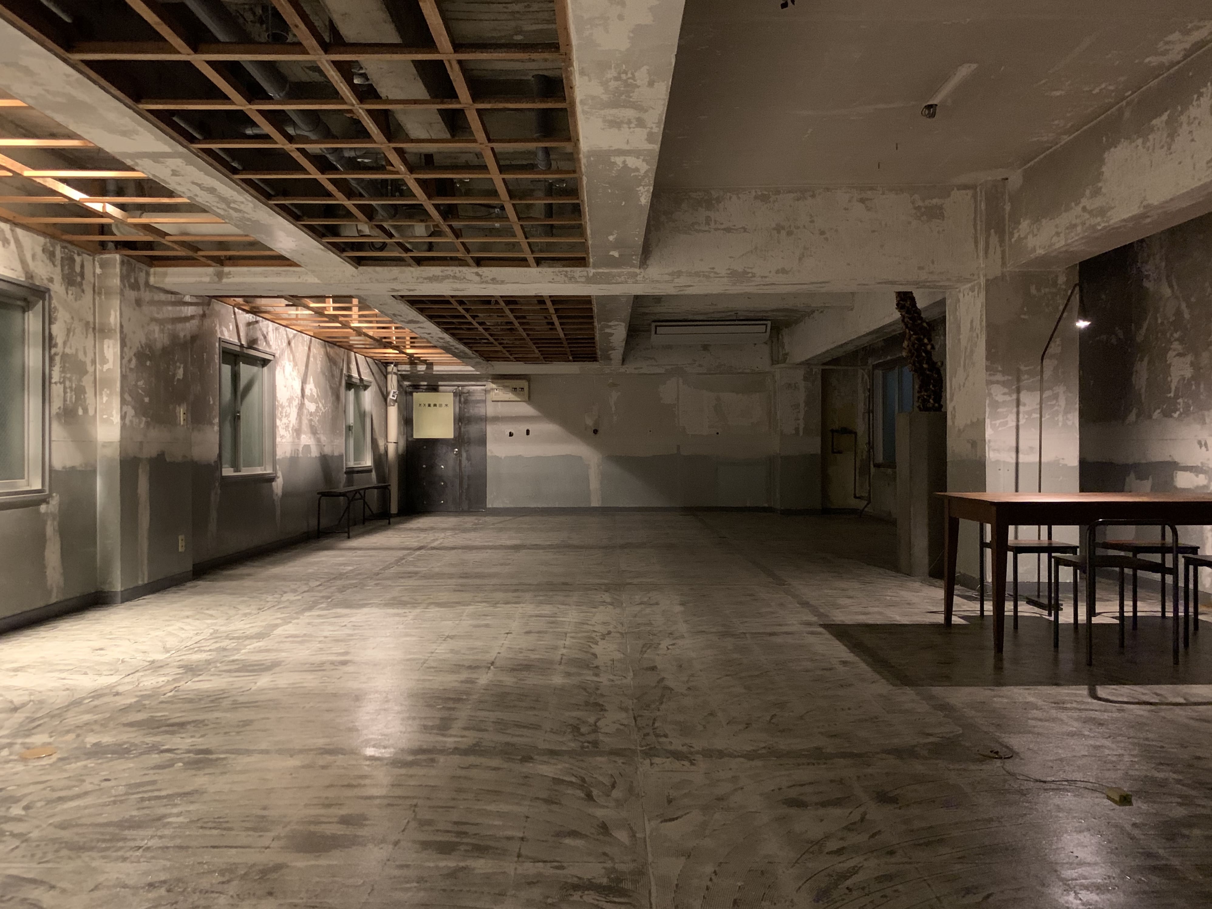 【鷹野橋駅7分】展示会やクローズドイベントに適したコンクリート造りのイベントスペース