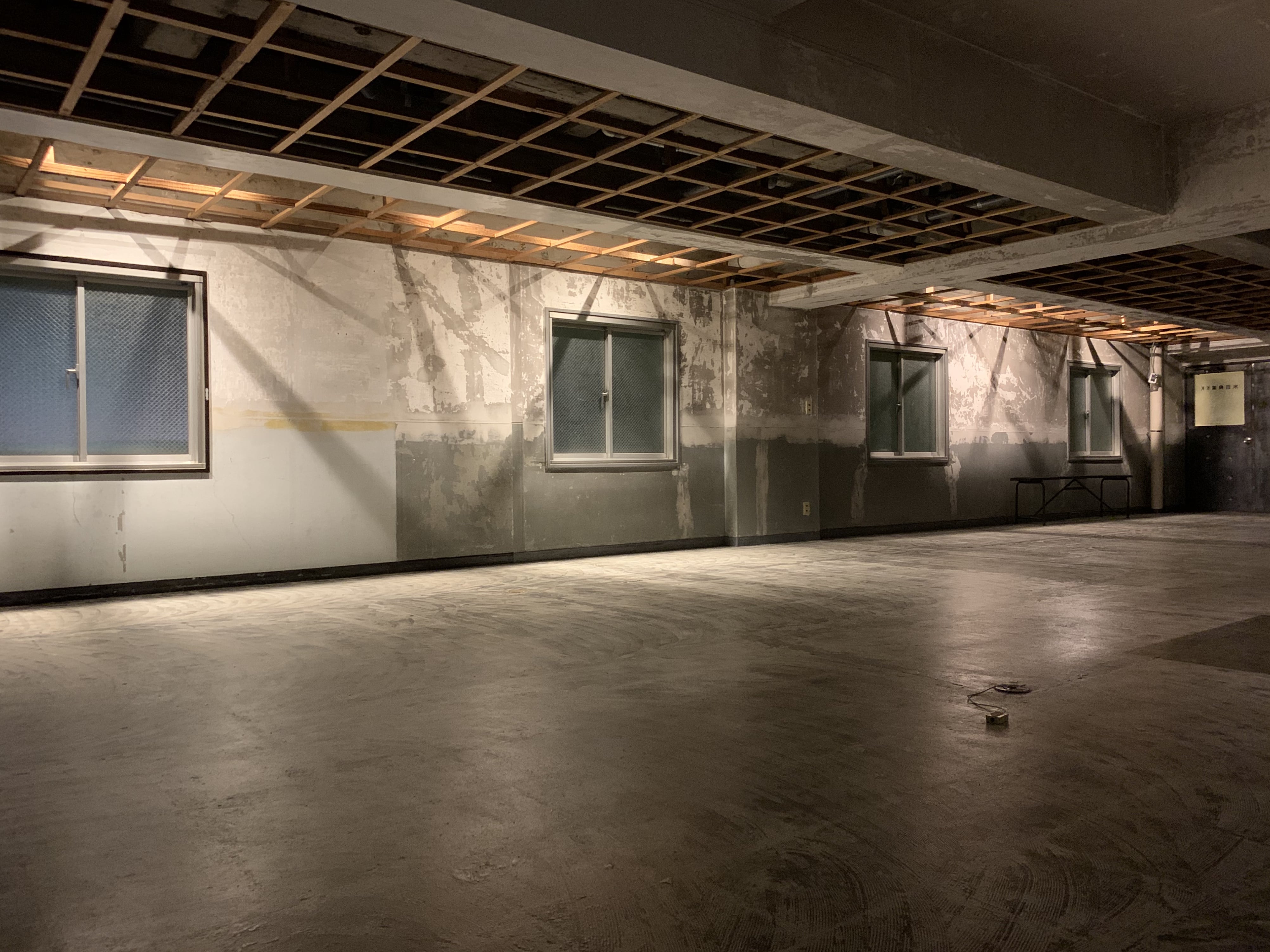 【鷹野橋駅7分】展示会やクローズドイベントに適したコンクリート造りのイベントスペース