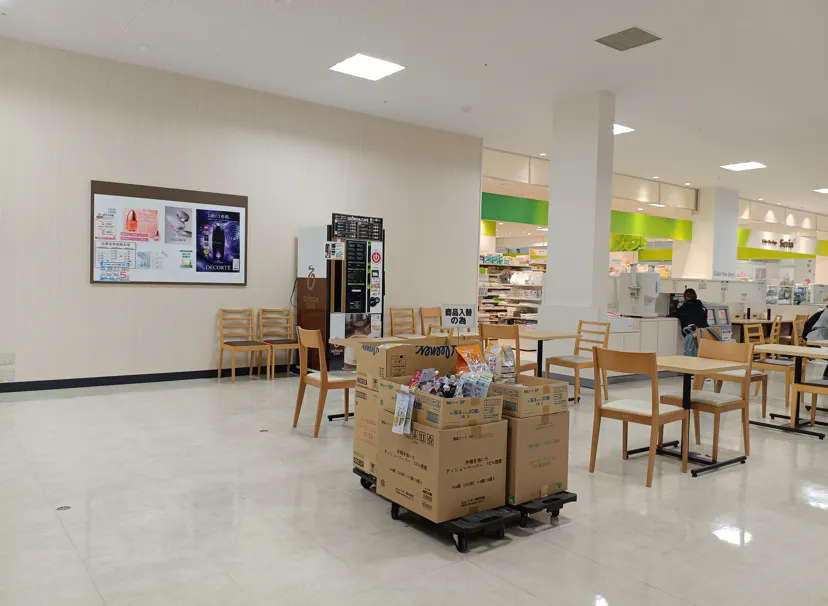 【イオン石巻駅前店】イートインコーナー奥催事スペース 販促プロモーションや物販に最適なスーパー店内催事イベントスペース