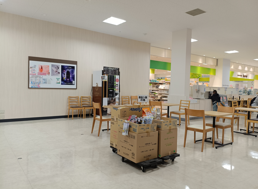 【イオン石巻駅前店】イートインコーナー奥催事スペース 販促プロモーションや物販に最適なスーパー店内催事イベントスペース