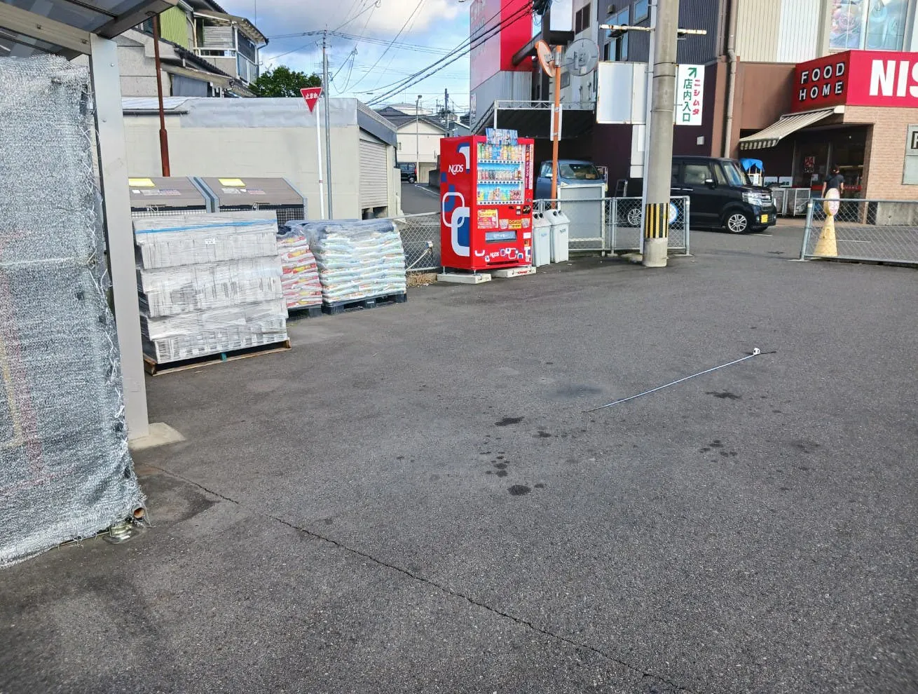 【ニシムタ吉野店】販促PR・物販・キッチンカーに最適な店頭入口の屋外イベントスペース