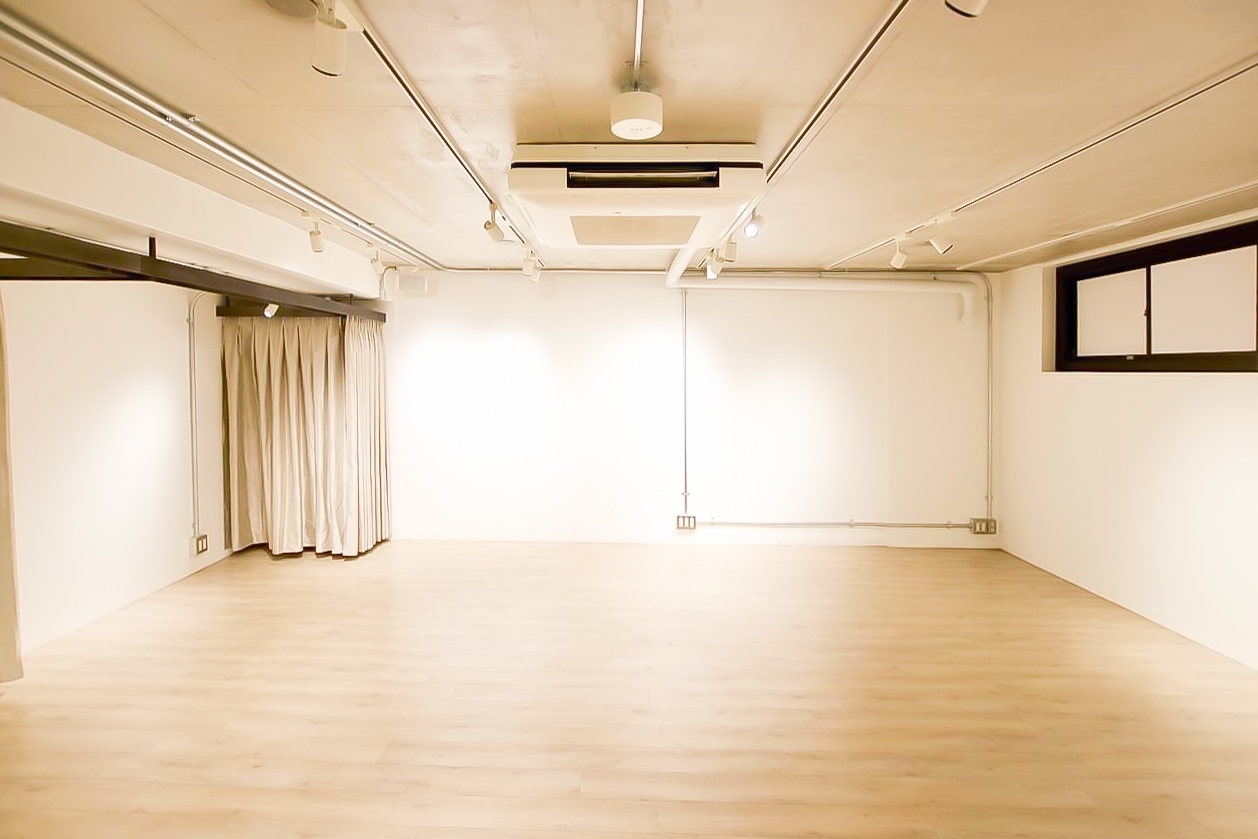 【表参道駅5分】展示会やポップアップストアに適した一軒家風のフレキシブルに使えるスペース(1F+2F)