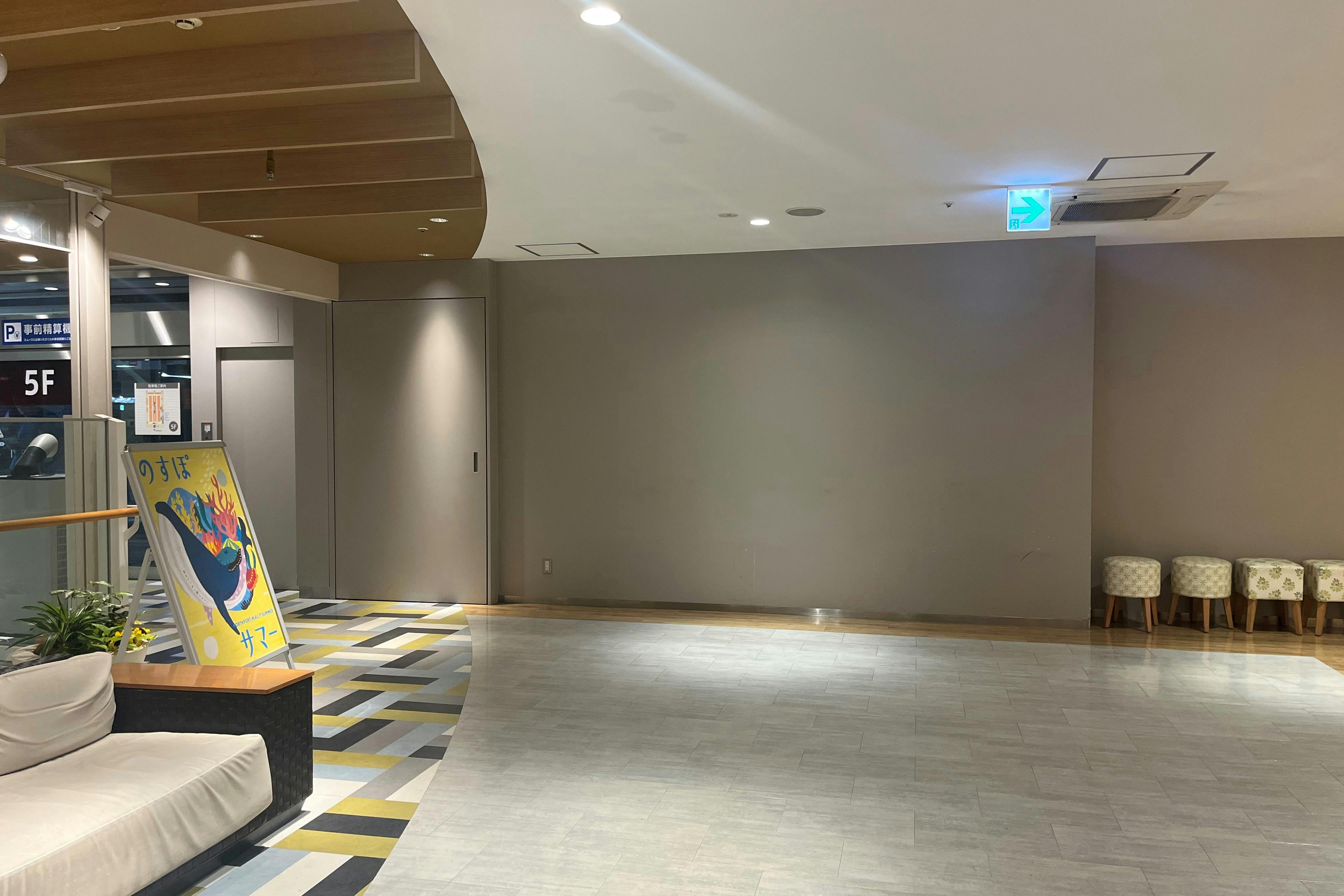 【ノースポート・モール】「5F-1区画(レストスペース)」ポップアップストアやプロモーションに適したエスカレーター前イベントスペース