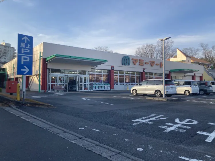 【マミーマート松風台】販促プロモーションに最適な1階青果側入口付近風除室にある催事スペース