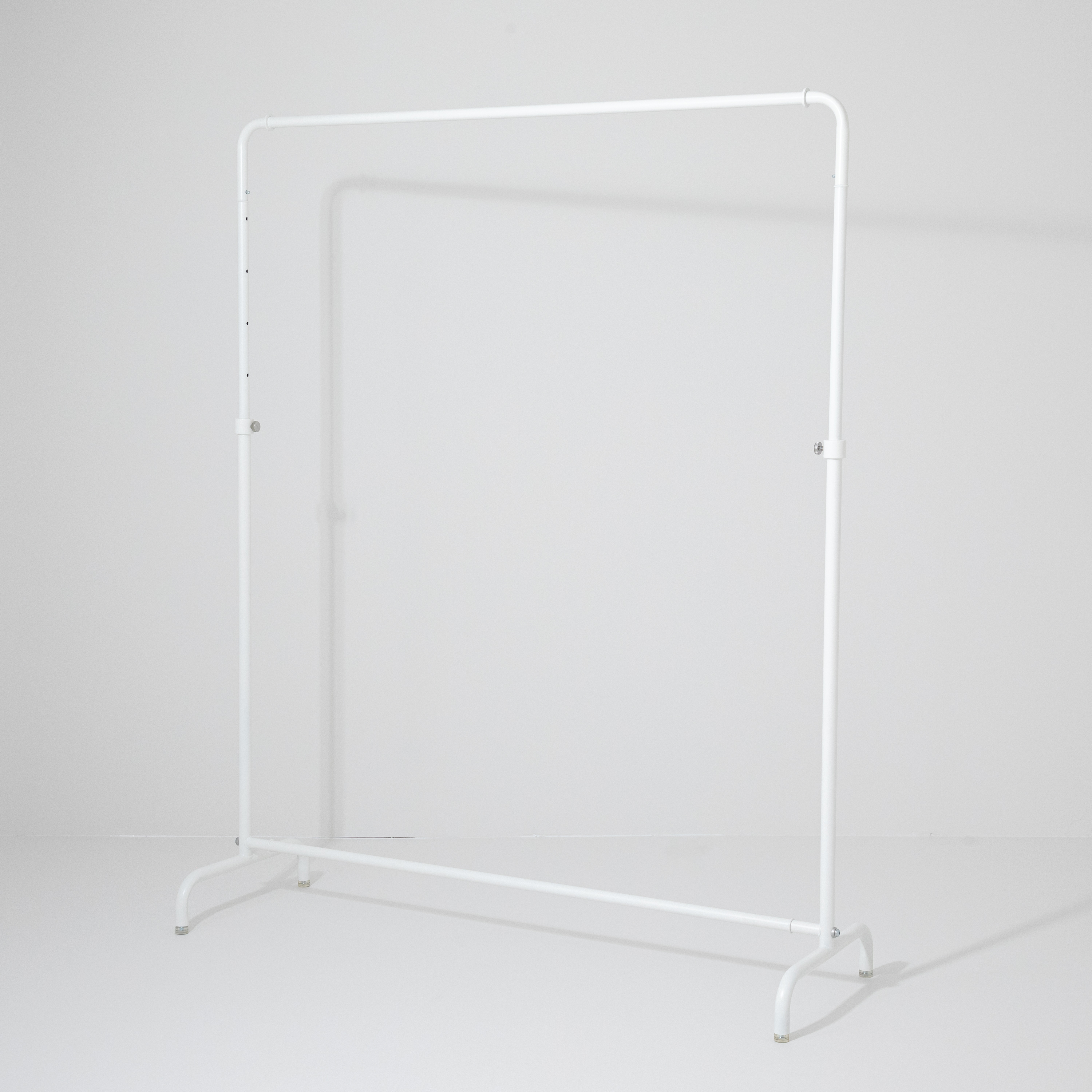 【北参道駅10分】展示会やポップアップストアに最適なシンプルな白の空間と光を取り込める全面ガラスが特徴的なスタジオ