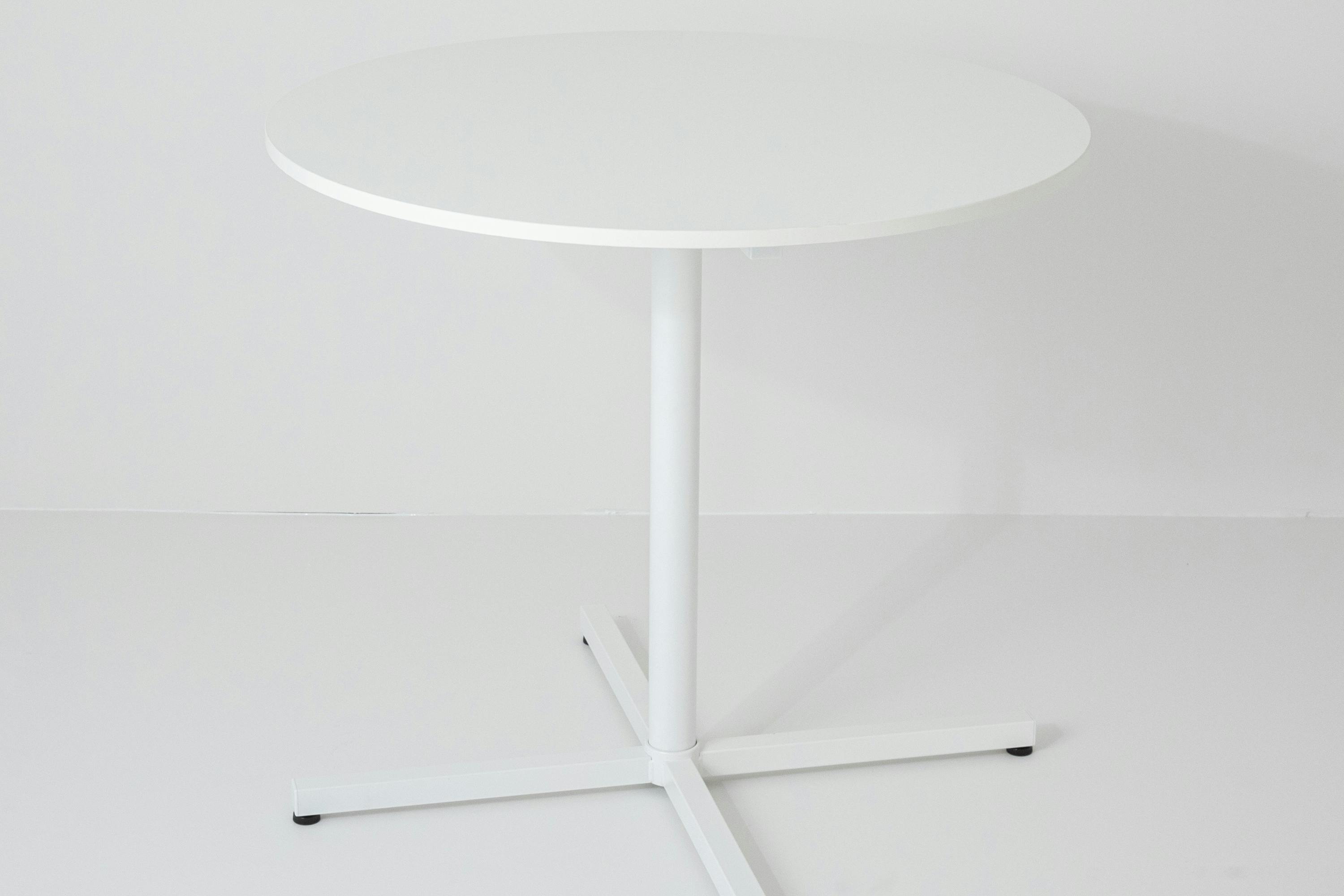 【北参道駅10分】展示会やポップアップストアに最適なシンプルな白の空間と光を取り込める全面ガラスが特徴的なスタジオ