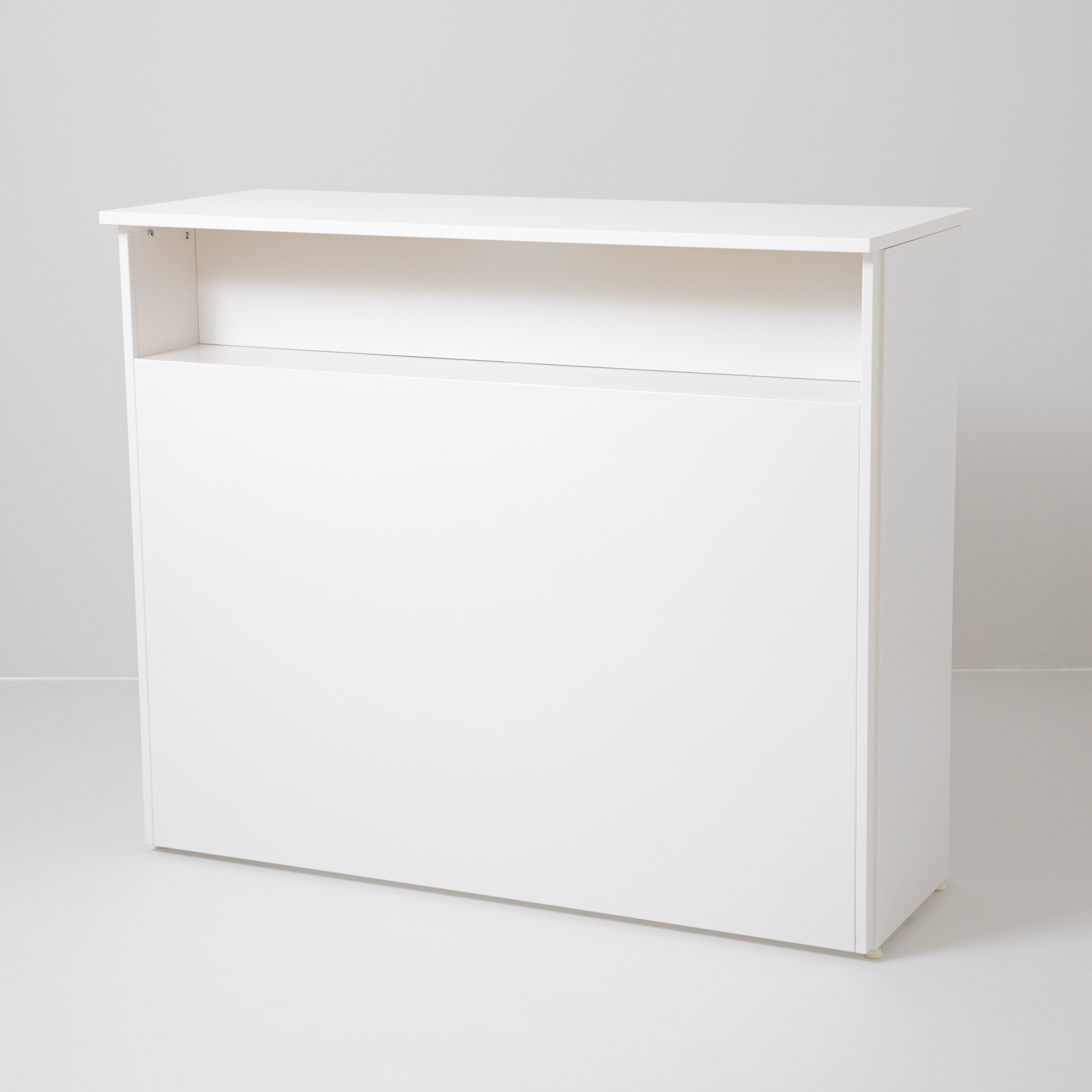 【北参道駅10分】展示会やポップアップストアに最適なシンプルな白の空間と光を取り込める全面ガラスが特徴的なスタジオ