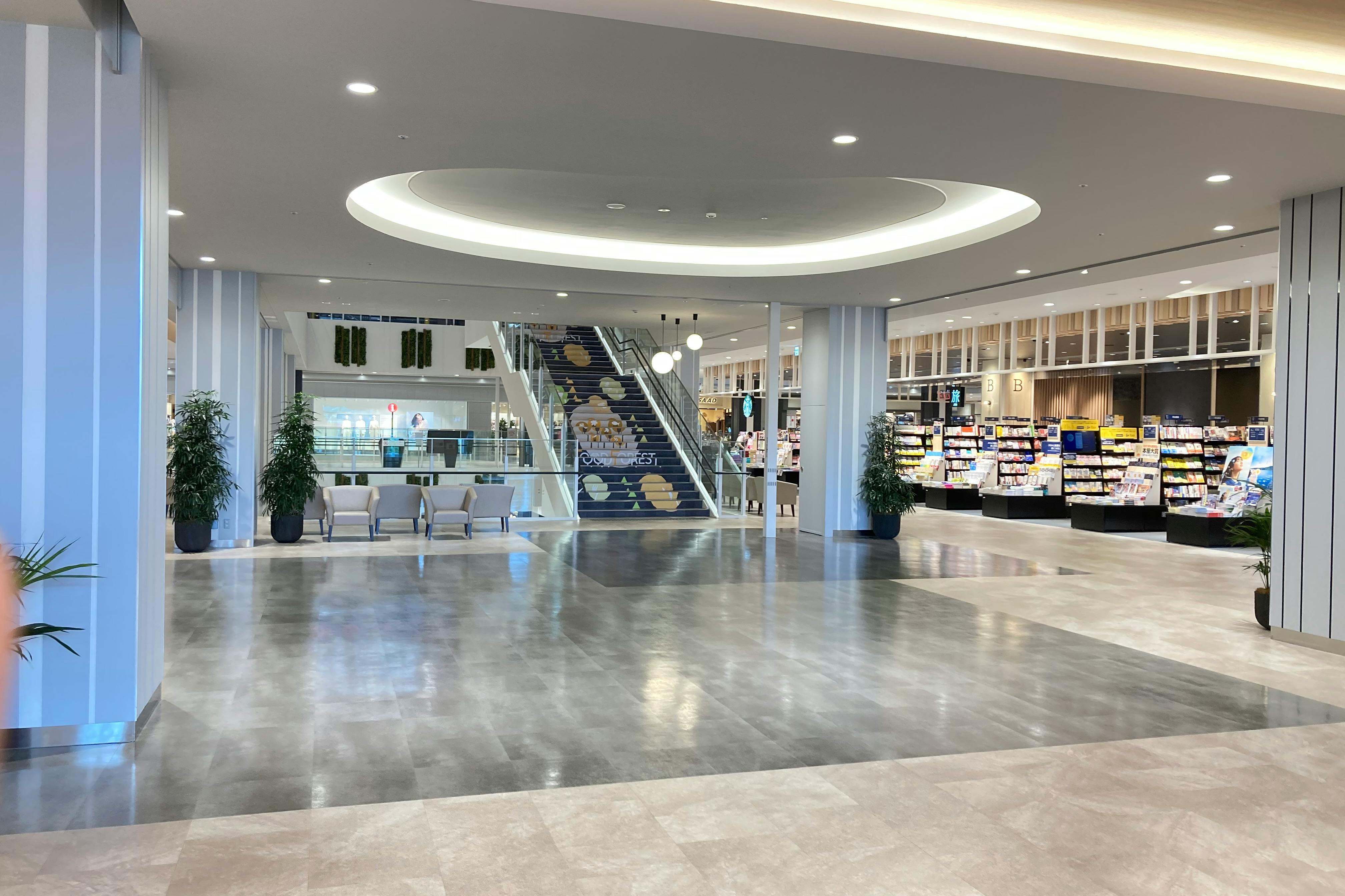 【イオンモール新利府】2階 ライブスクエア