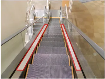 【イオンモールつがる柏】モール内広告 エスカレーター